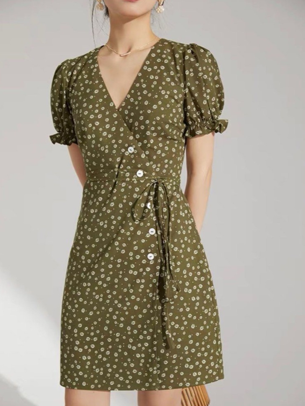 Simple Retro Olive Green Puff-Sleeve Wrap Dress size XS NWT and extra buttons